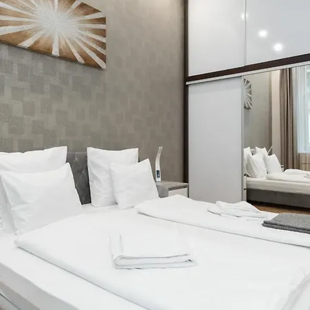 Center Grand Luxury W 2br/2bt Apartamento Budapeste