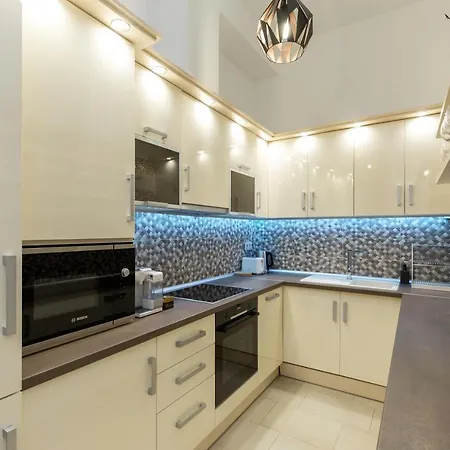 Apartment Center Grand Luxury W 2br/2bt Budapest