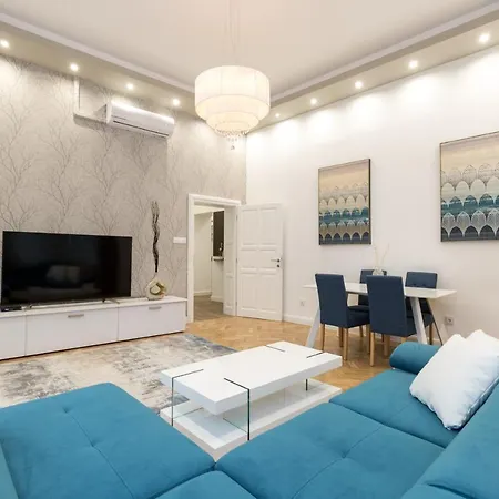 Center Grand Luxury W 2br/2bt