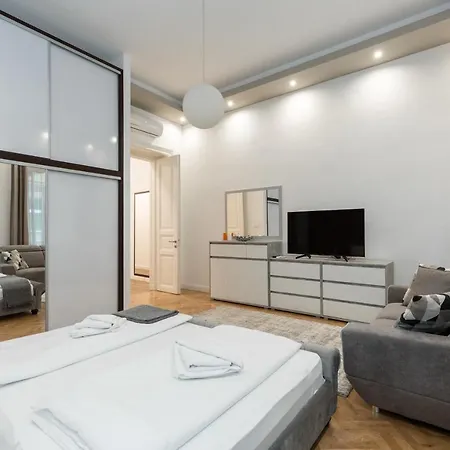 Apartment Center Grand Luxury W 2br/2bt *