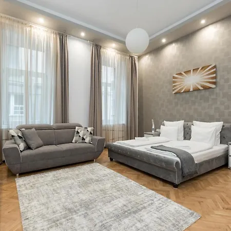 Center Grand Luxury W 2br/2bt Apartment