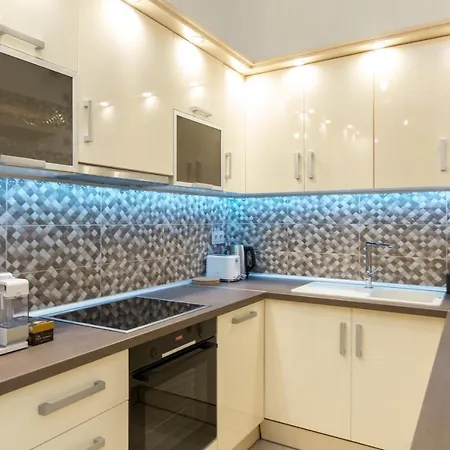 Center Grand Luxury W 2br/2bt